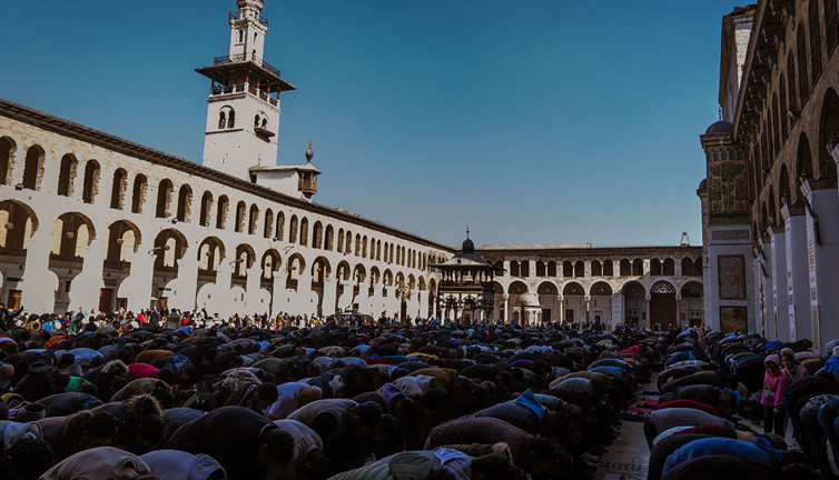 Emevi Camisi'nin halıları Türkiye'den gidecek. Renk ve desenini Erdoğan seçmiş!