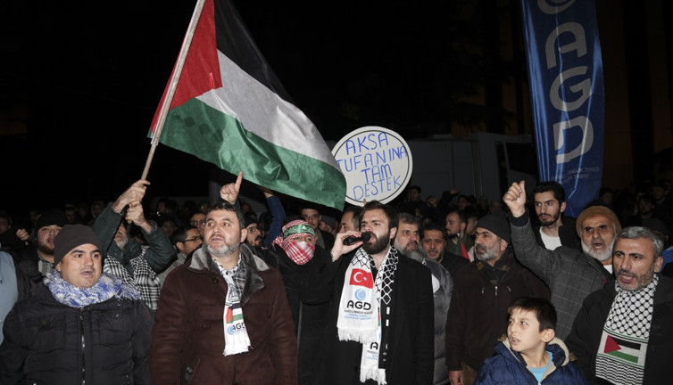 Anadolu Gençlik Derneği'nden İstanbul’da İsrail'e karşı Filistin protestosu