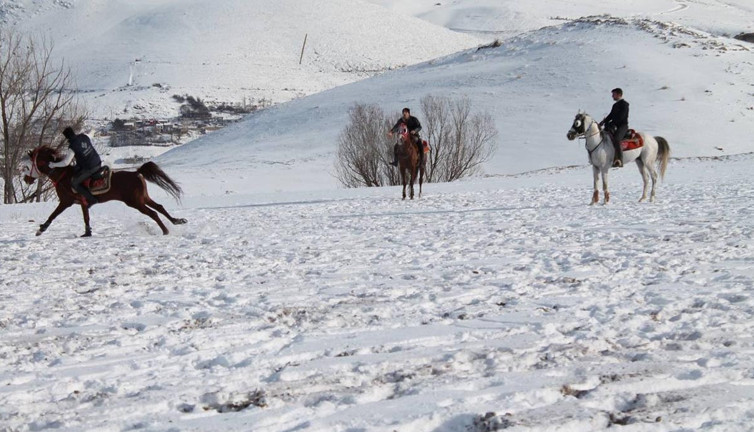 Asırlık gelenek! İki ilimizde karlı kaplı dağlarda yaşatılıyor