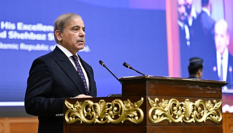 Pakistan Başbakanı'ndan kız çocuklarının eğitimi hakkında açıklama