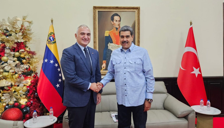 Bakan Ersoy, Venezuela lideri Maduro ile görüştü