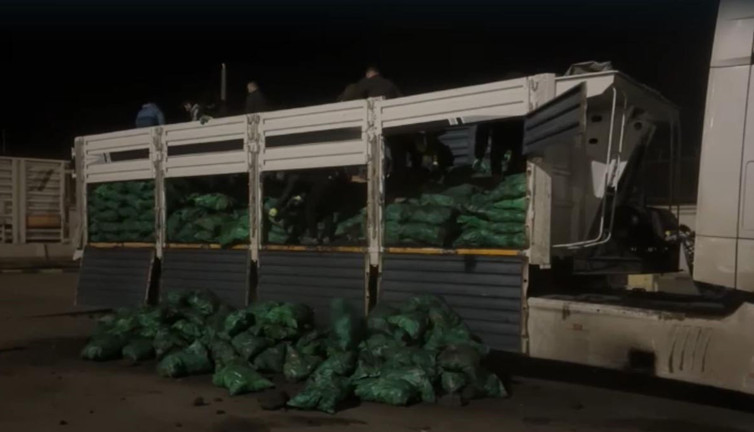 Şırnak’ta kömür yüklü TIR’da ele geçirildi: 50 kilo, 15 gözaltı