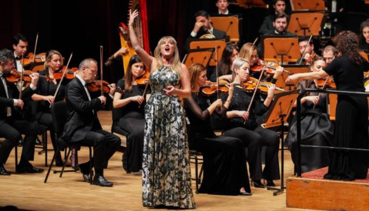 Sinead Campbell Wallace, Türkiye'deki İlk Konserini İstanbul'da verdi