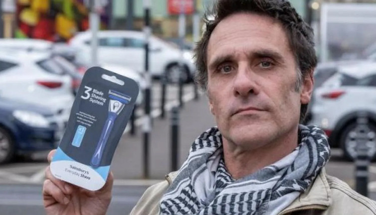 Tıraş bıçağıyla kendini kesti! Yüz binlerce lira tazminat kazandı