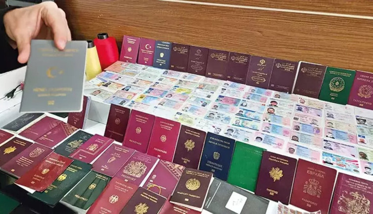MİT ve emniyetten ortak operasyon: Sahte pasaport şebekesi çökertildi