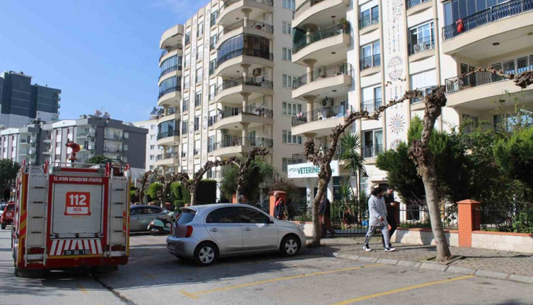 Efeler'de faciadan dönüldü! Prizde takılı olan şarj aleti yangın çıkardı