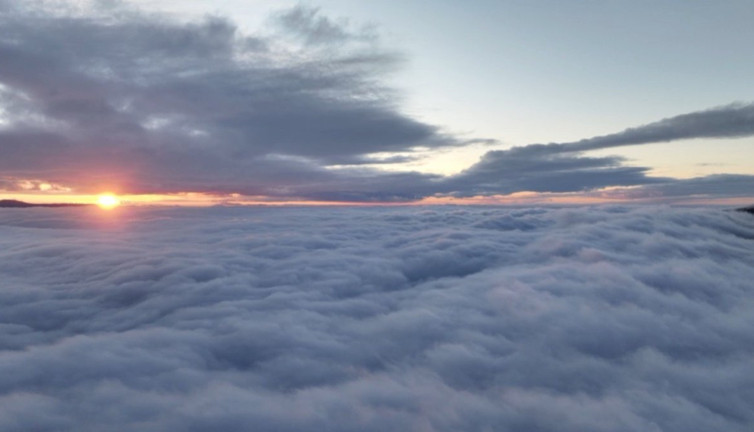 Ulus Dağı sisle masal diyarına dönüştü