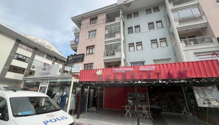 Ankara'da 5'inci kattan düşerek yaralandı