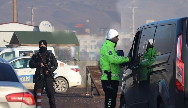 Araç sahiplerine toplamda 5 milyon 623 bin 74 TL ceza yağdı!