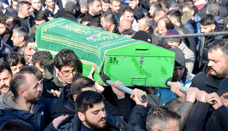 Batuhan'a son veda! Ağabeyi öldürüp, lüks cipte intihar girişiminde bulunmuştu