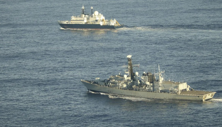 İngiltere ile Rusya arasında casus gemi gerginliği