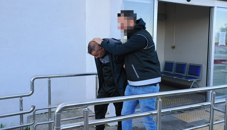 Adana’da torbacı operasyonu! 10 firari yakalandı