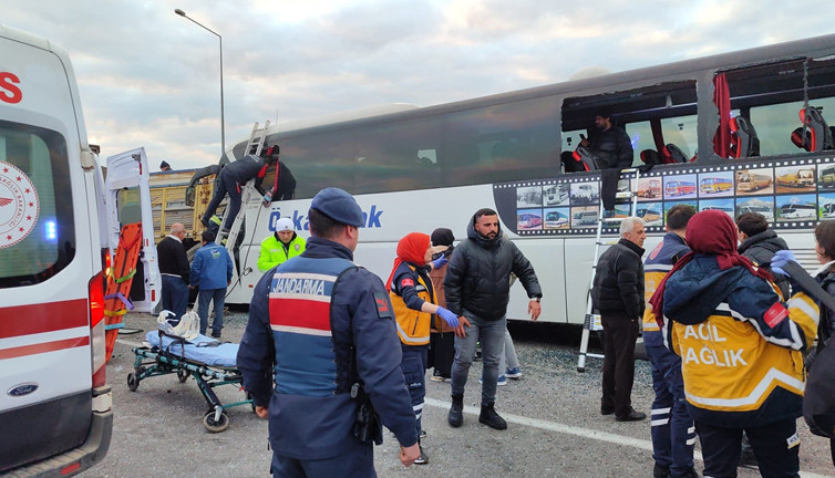 Konya'da zincirleme kaza! Can pazarı yaşandı