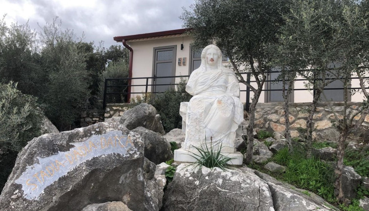 Datça’da Demeter heykeline çirkin saldırı