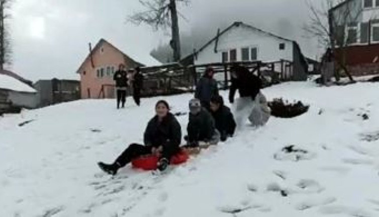 Çocukların kayak keyfi