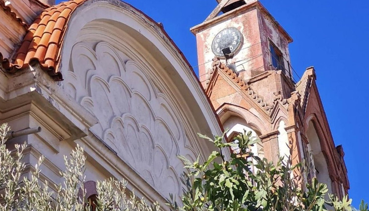 Saatli Cami'nin saati 18 yıl sonra tamir edildi