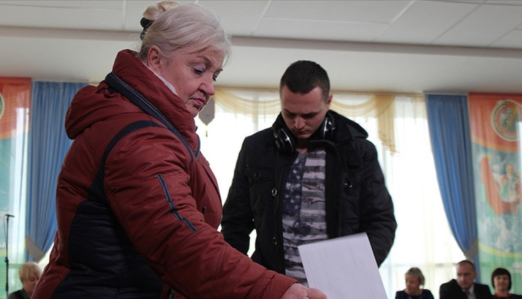 Belarus’ta Cumhurbaşkanlığı seçimi başladı. Lukaşenko, 5 rakibiyle yarışıyor