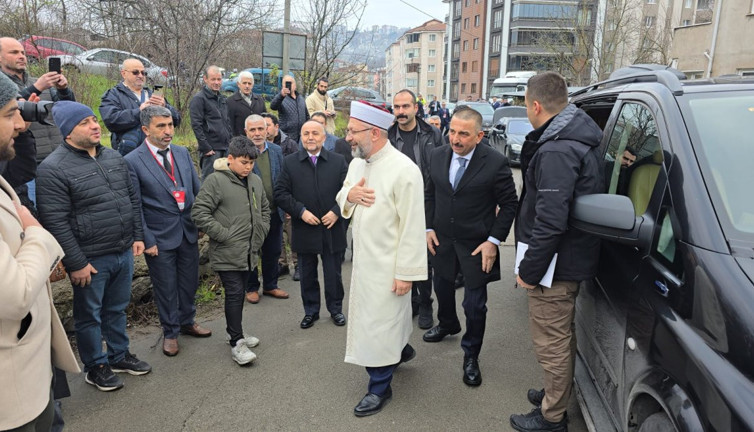 Mustafa Çınar Kuran Kursu açıldı. Diyanet İşleri Başkanı Erbaş törendeydi