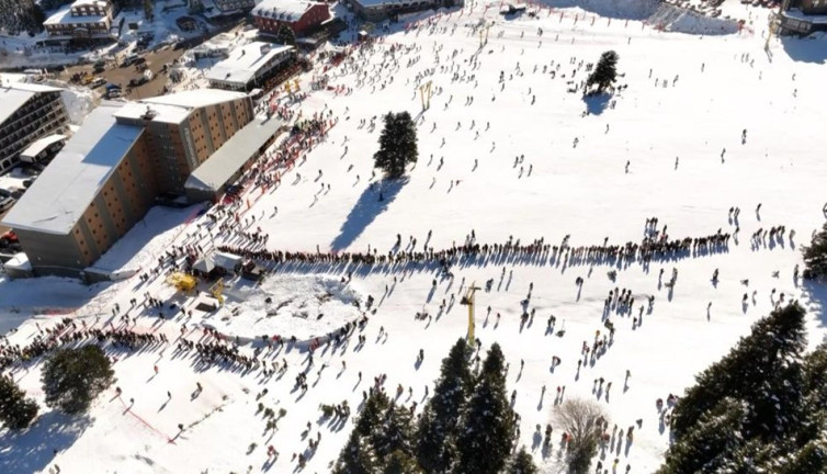 Uludağ en yoğun dönemini yaşıyor! Adım atacak yer kalmadı
