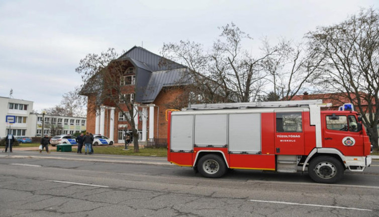 Macaristan'da bombalı saldırı alarmı
