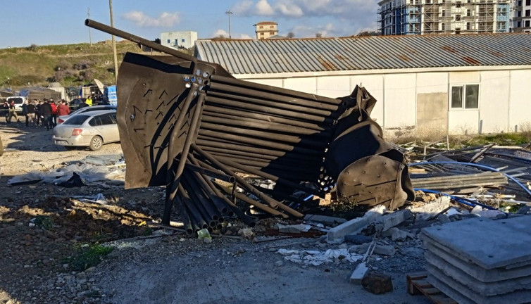 İzmir’de sıcak su kazanı patladı: 8 yaralı