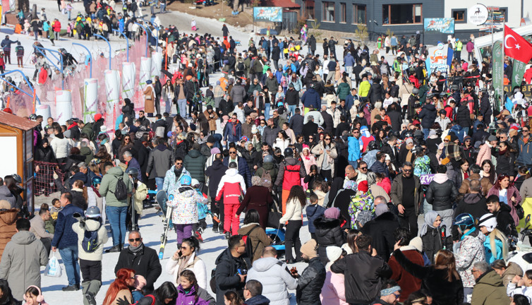 Erciyes, sömestir tatilinde 900 bin kişiyi ağırladı