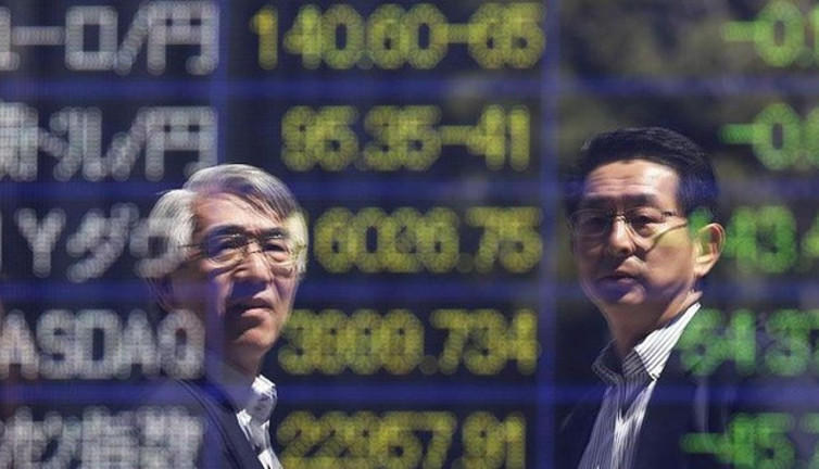 Asya borsalarında korkutan düşüş: Trump’ın vergi hamlesi etkisini gösterdi