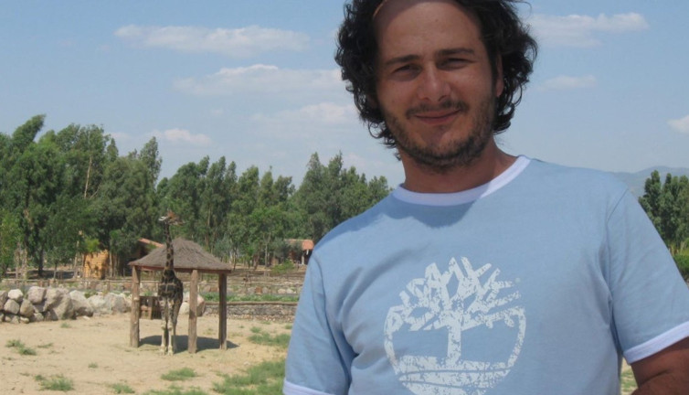 Aile hekimi kalbine yenildi