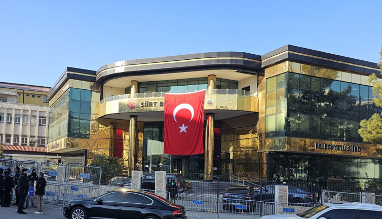 Belediye 35 kişiyi işten çıkardı