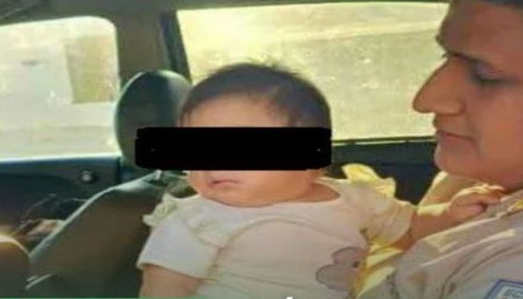 9 aylık bebek ıssız caddede emeklerken bulundu. Annesi silahlı saldırıda öldürüldü