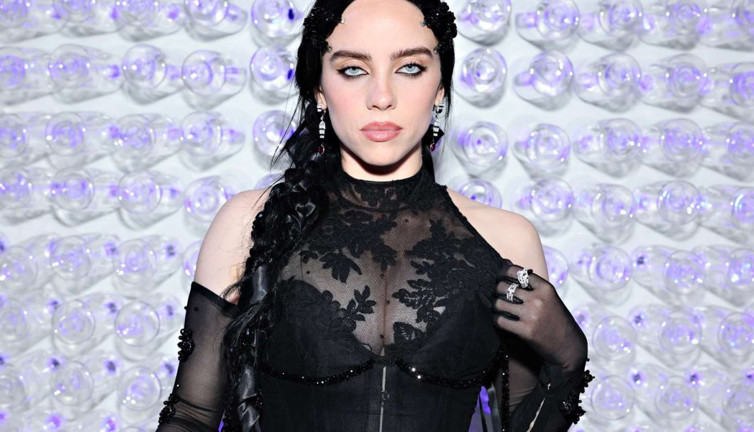 Billie Eilish, Grammy Ödüllerini topa tuttu: "Emeklerimi çaldılar"