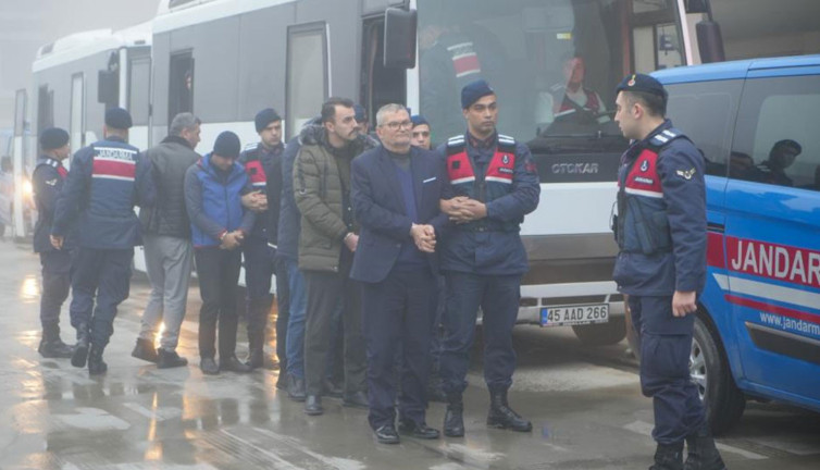 "Kamuda işe aldıracağız" vaadiyle 212 kişiyi dolandırdılar