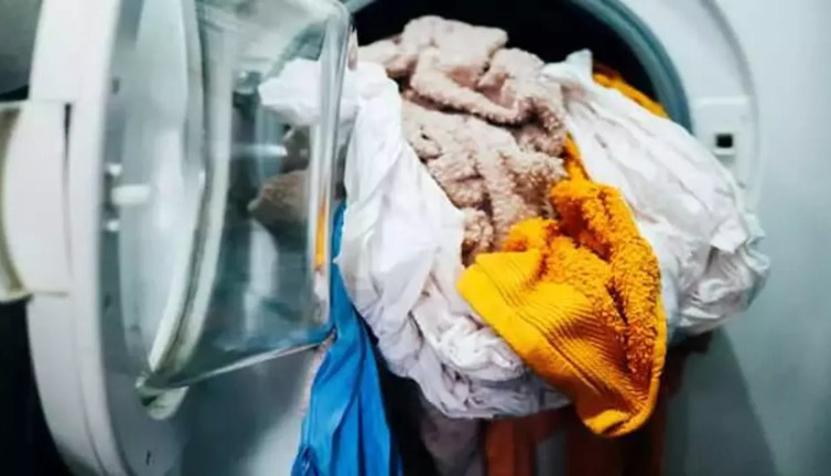 Havluları çamaşırlarla birlikte yıkayanlar büyük tehlikede! Uzmanlar uyarıyor