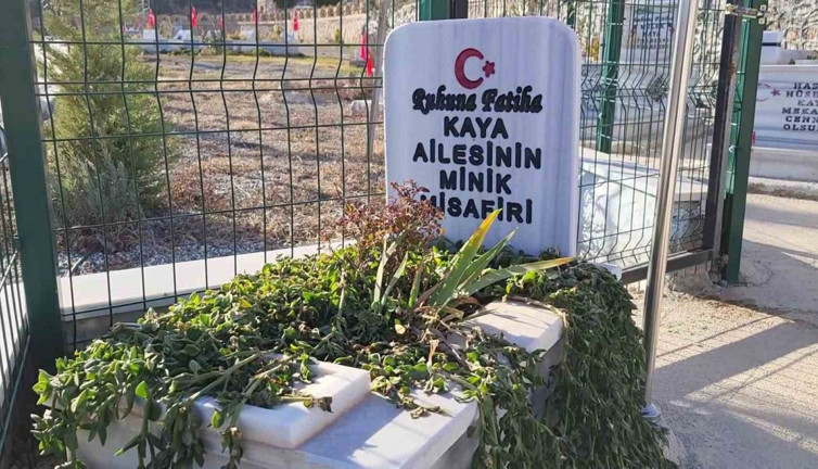 Aile mezarlığının minik misafiri