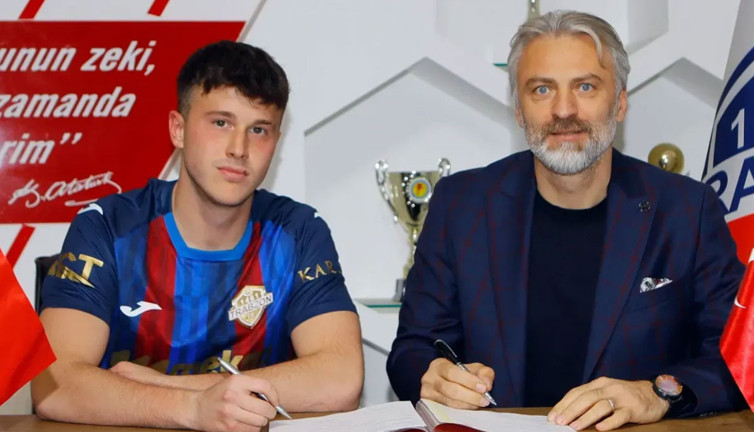 Fatih Tekke’nin oğlu 1461 Trabzon’a imza attı!