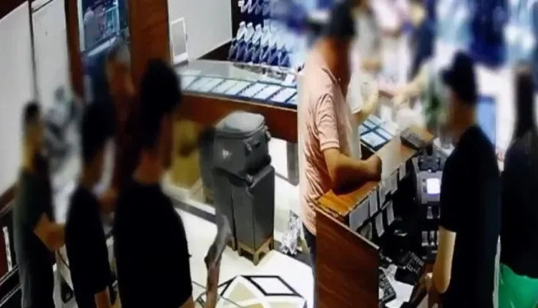 HAWALA çetesine dev operasyon! Çuvallardan çıkan paralar dudak uçuklattı