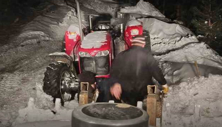 Adana'da mahsur kalan 15 maden işçisi kurtarıldı