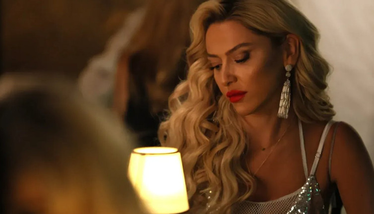 Hadise başroldeydi! Dizi yere çakıldı