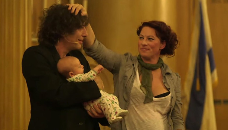 Amanda Palmer eski eşine sahip çıktı