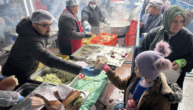 Sultanbeyli 'Hamsi festivali' coşkusu