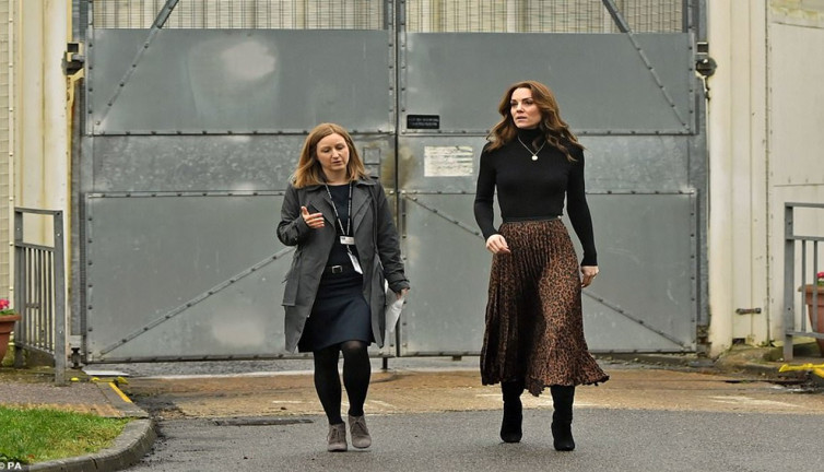 Galler Prensesi Kate Middleton, kadın cezaevinde