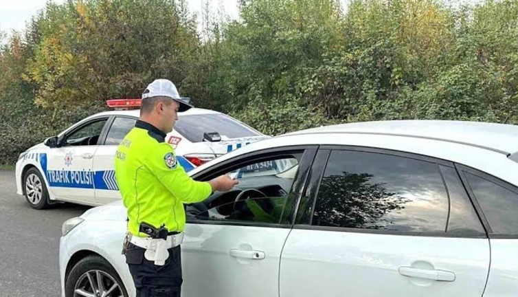 Düzce’de sıkı denetim: 86 araç trafikten men edildi