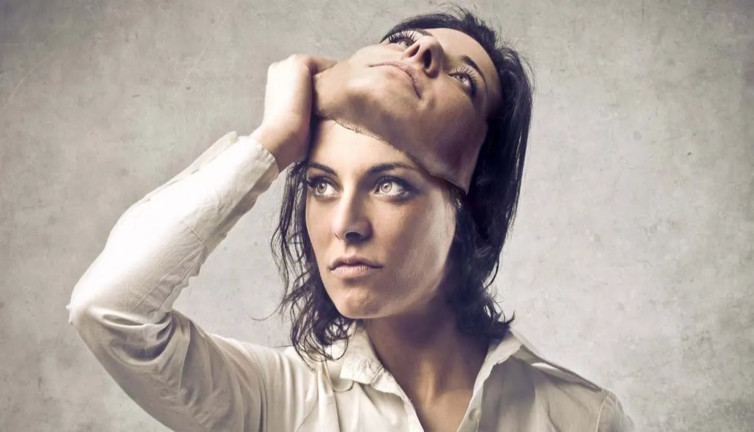 En yakınınızdaki insanların sahtekar olduğuna inanma sendromuna çözümler