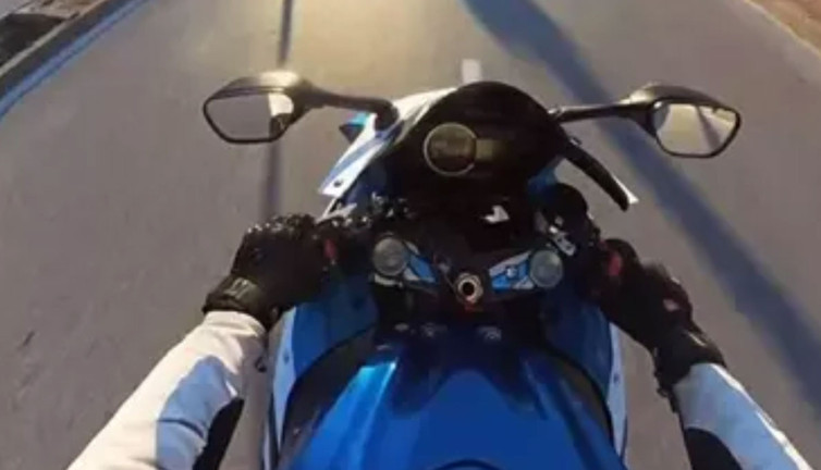 Tehlikeli sürüş yapan motorcuya 14 bin TL para cezası!