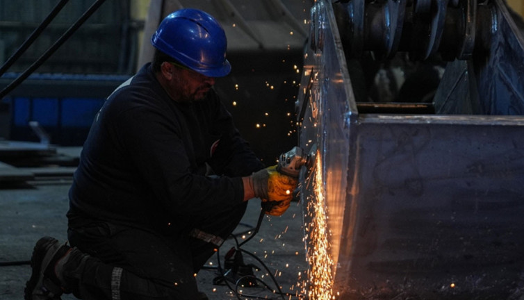 Ücretli çalışan sayısı yıllık yüzde 2,2 arttı!