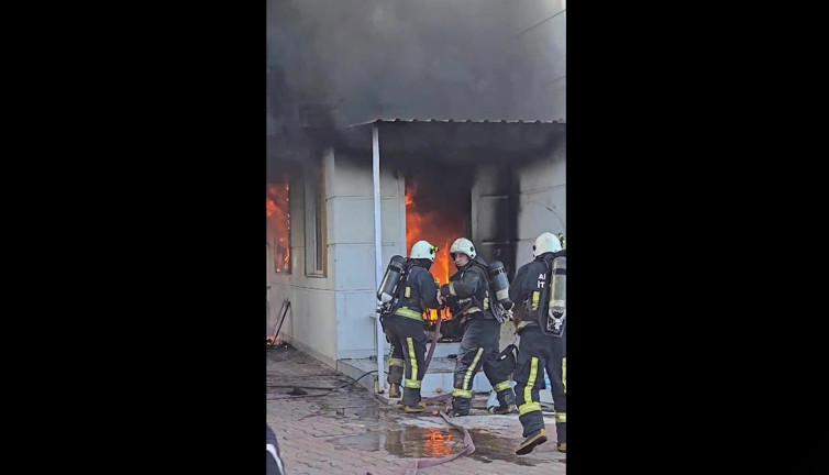 Antalya'da yangın! Ev küle döndü! Can pazarı yaşandı