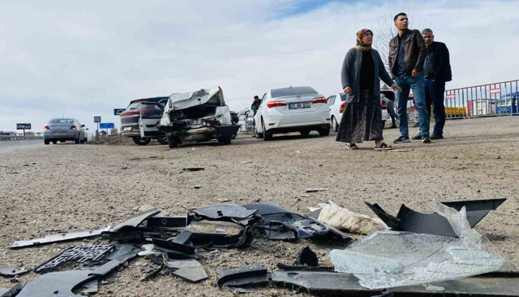 Togg ile çarpışan Tofaş hurdaya döndü: 4 yaralı