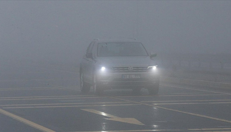 Bolu Dağı'nda sis ulaşımı etkiledi! Sürücülere uyarı