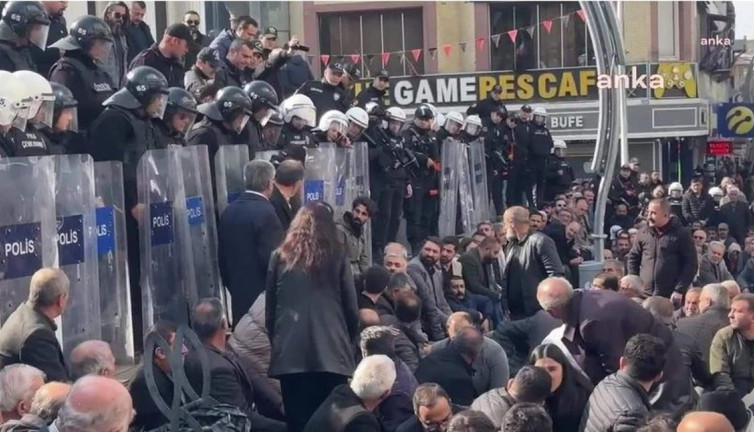 Van Büyükşehir Belediyesine kayyım atanmıştı. 20 kişi tutuklandı!