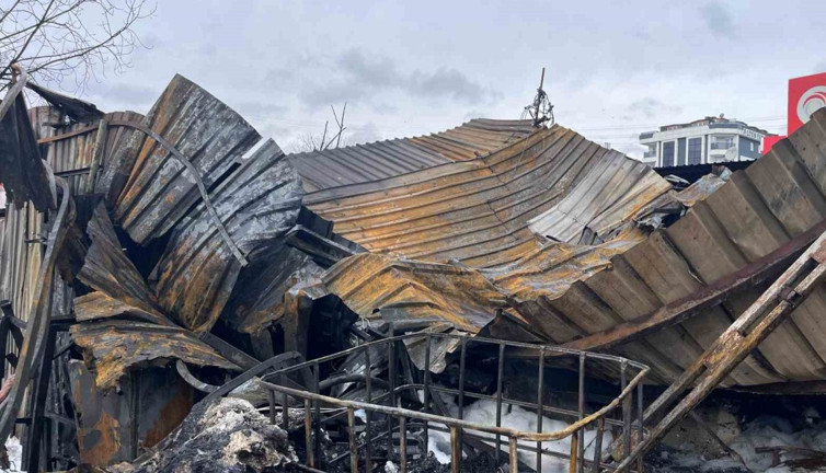 Avcılar'da tesisteki yangının son hali görüntülendi